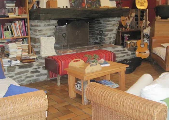 ゲストハウス La Trobada Escaro