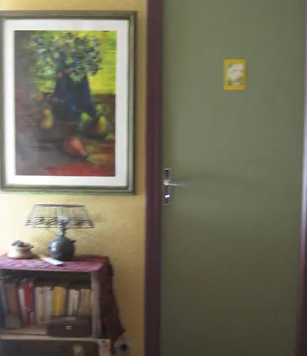 ゲストハウス La Trobada Escaro