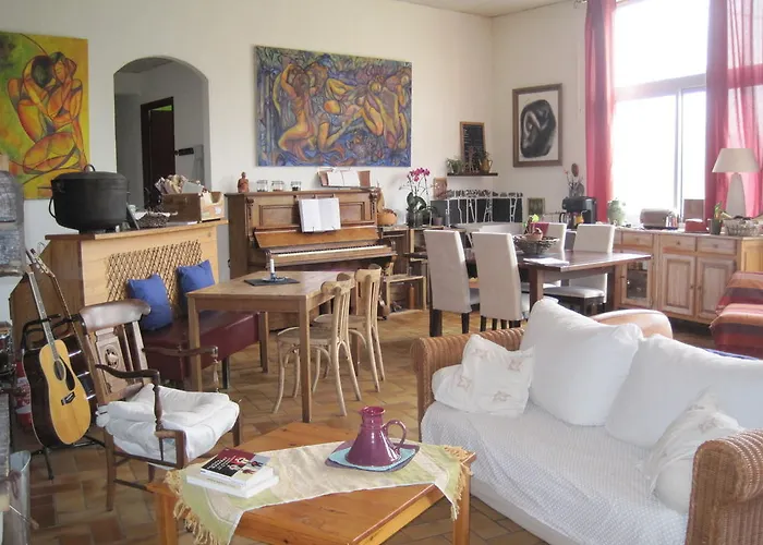 ゲストハウス La Trobada *